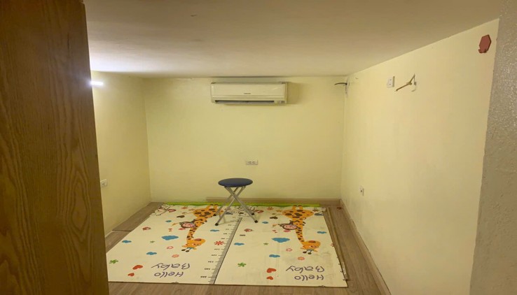 Cho thuê căn hộ tập thể tầng 2 tại 57 Tô Hiến Thành, 65m2, 2 ngủ, 5.5 Triệu